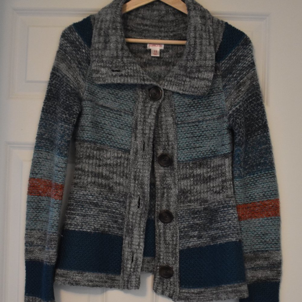 Knit cardigan with buttons